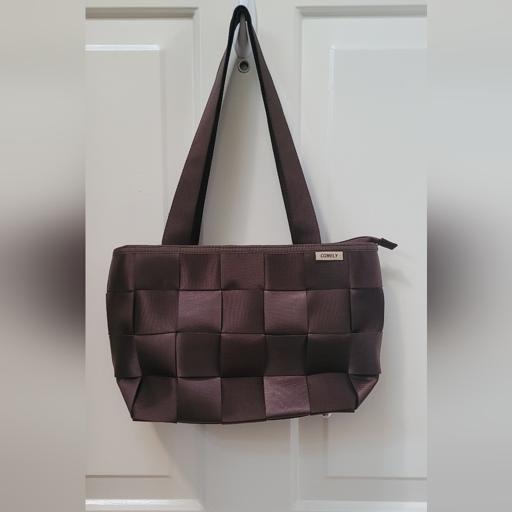 Comely Seatbelt Brown Bag